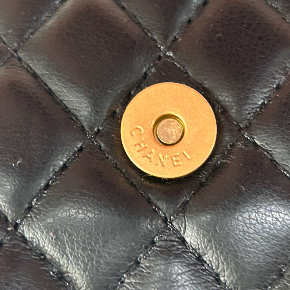 CHANEL Beauty (GWP) Quilted Black with Gold Pouch Crossbody - Picture 7 of 16